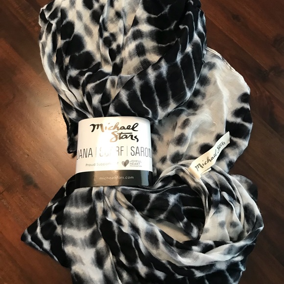 Michael Stars scarf, sarong. Brand new - Picture 1 of 5